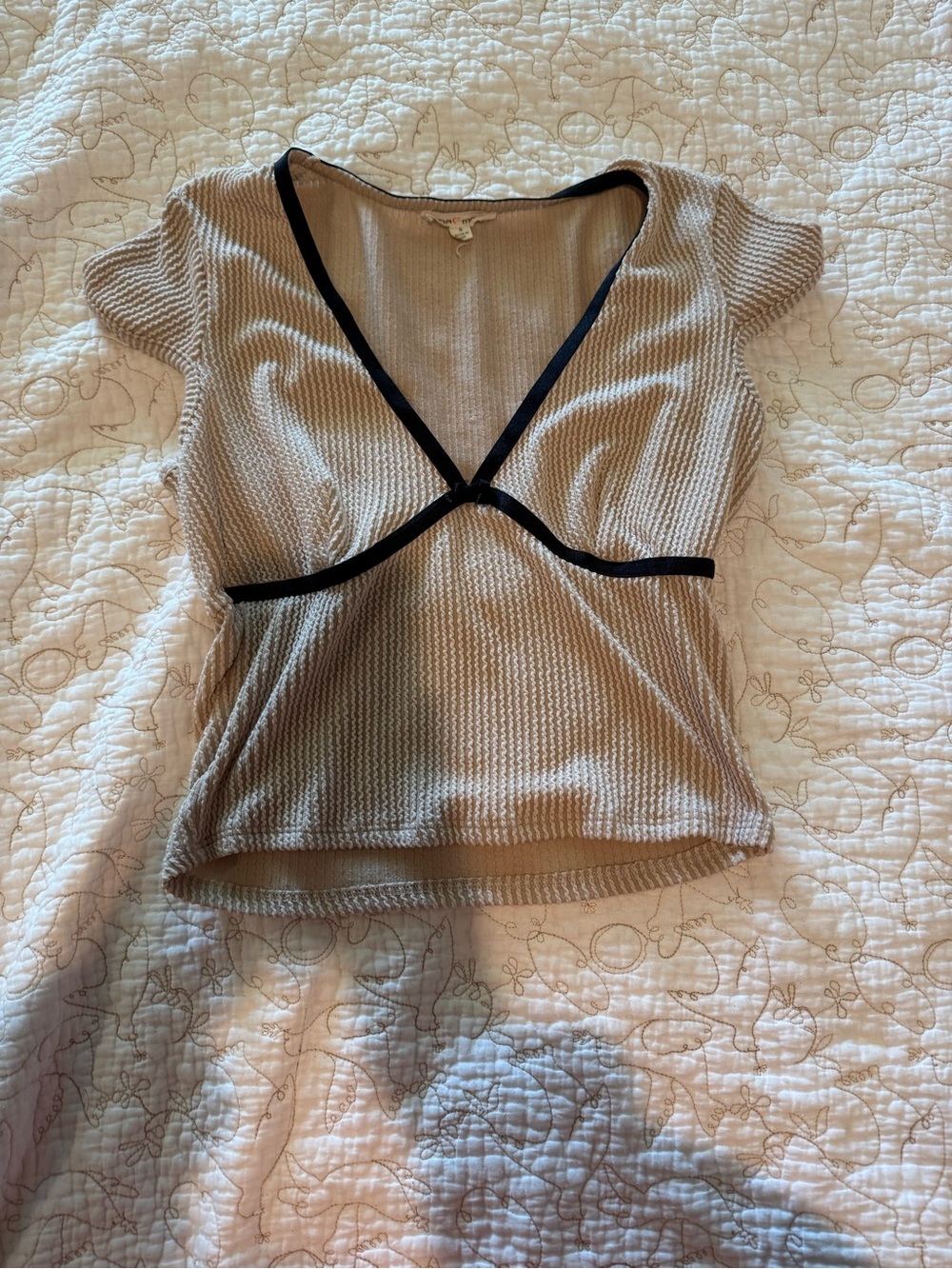 Dry Goods Moa Moa Beige Top with Black Trim